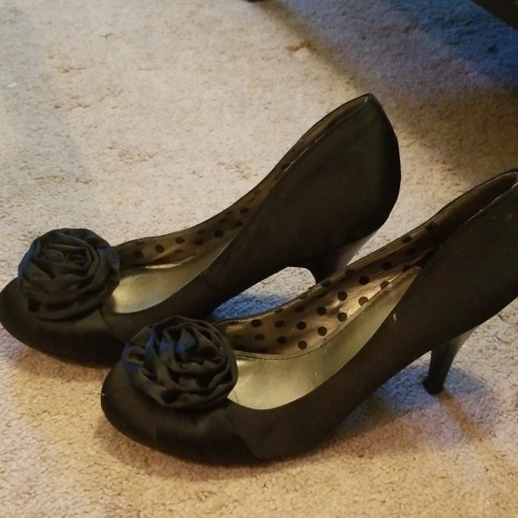 Black Heels - Picture 2 of 4